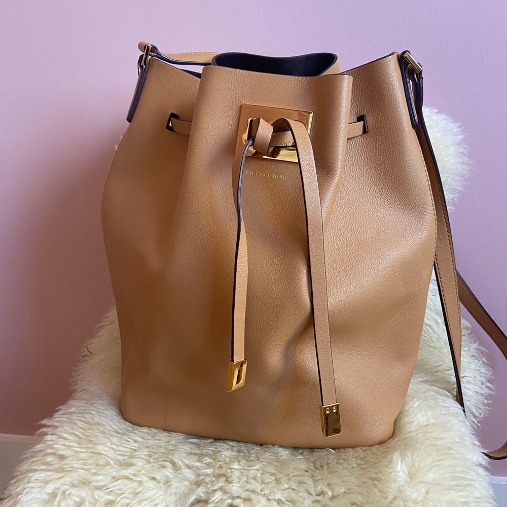 Michael Kors Miranda Bucket Messenger Bag